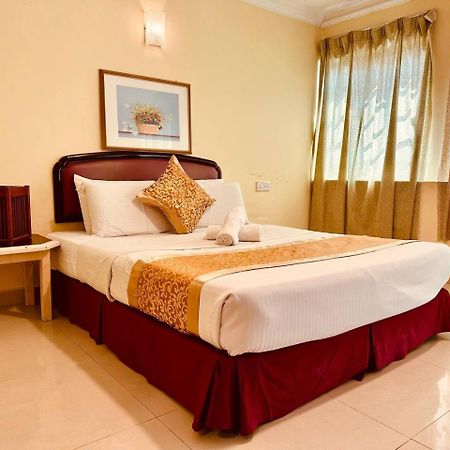 Carlton Hotel Seremban - Next To Terminal Bus Station Kültér fotó