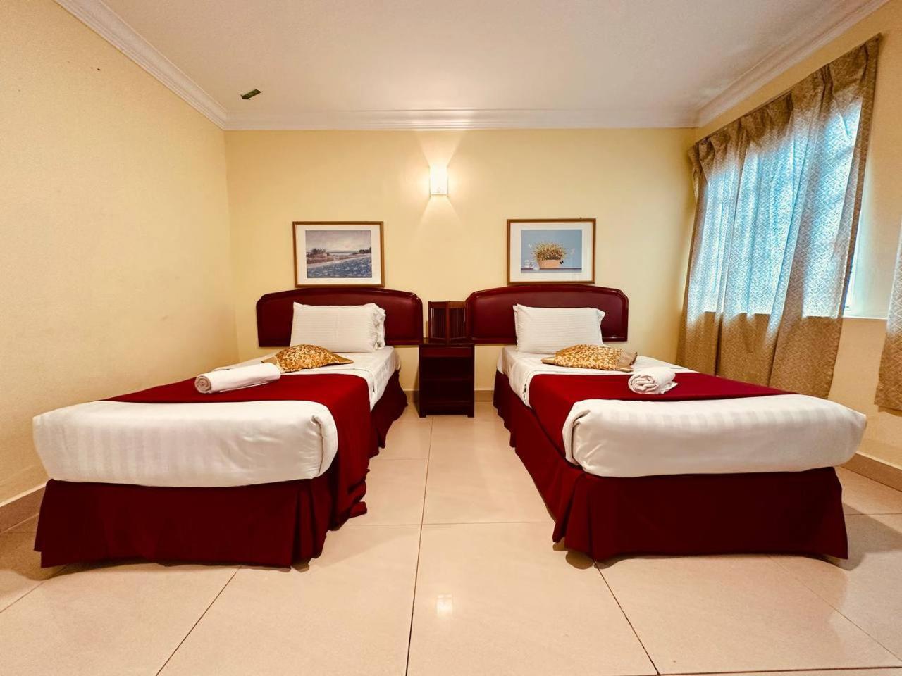 Carlton Hotel Seremban - Next To Terminal Bus Station Kültér fotó