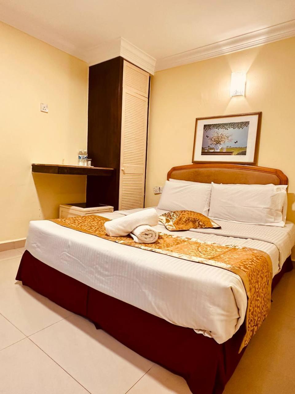 Carlton Hotel Seremban - Next To Terminal Bus Station Kültér fotó