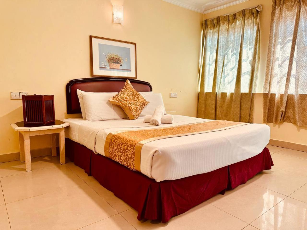 Carlton Hotel Seremban - Next To Terminal Bus Station Kültér fotó